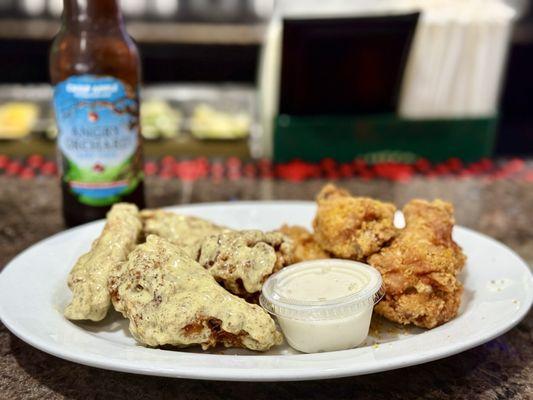 8 wings with Avocado Ranch and Lemon Pepper