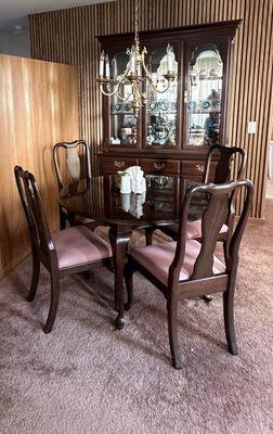 Loza Upholstery & Furniture Restoration