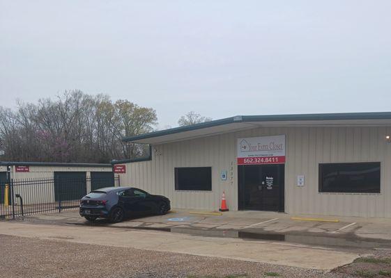 Your Extra Closet-Hwy 182