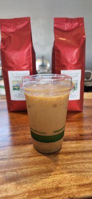 Iced vanilla latte with cashew mylk