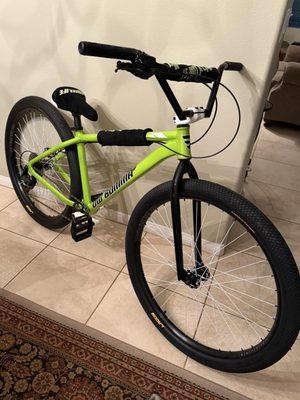 Hydraulic brake, lagos snakeskins (i like em more than maxxis hookworms) and Duroc rims