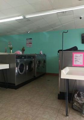 Nice machines with lots of choices for capacity. From single loads up to five loads all in one wash.