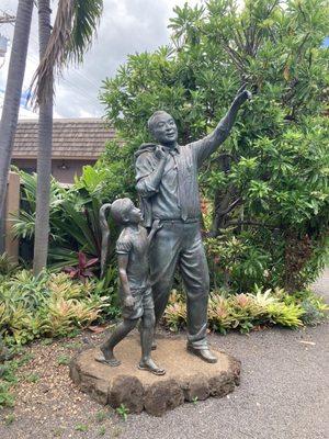 Spark Matsunaga Statue - Walking in the garden of peace.