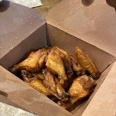 Lemon pepper chicken wings. 1 pound $10