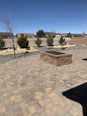 Hacienda Del Ray Landscaping