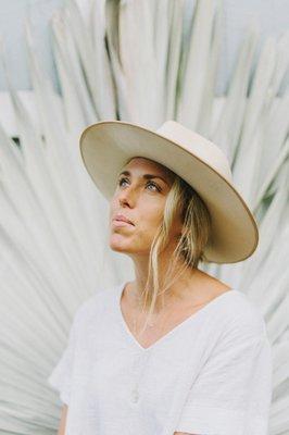 Aloha, my name is Zoey Kemp I am a licensed Esthetician and Acne Specialist. I look forward to meeting you!