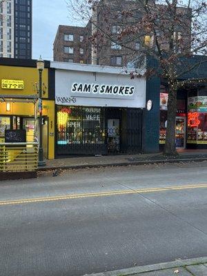 Sam's Smokes