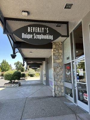 Beverlys Unique Scrapbooking