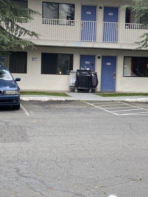 The room I stayed in and Roxie cleaned!!