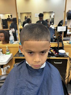 Upper ClassMan Cuts & Grooming Bar