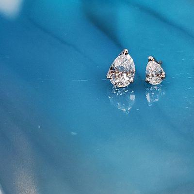 Pear-shaped stones for healed or initial piercings.