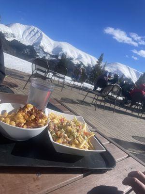Mountain views and mac n cheese and loaded fries. Expensive, but ikon discounts work here