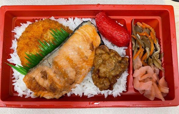 Mama-Ya Bishop Street Cafe