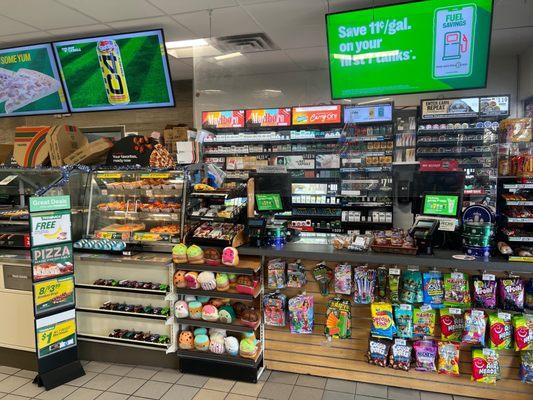 A 7-Eleven gas station, that obviously sells lots of food, but does not bother to offer, restroom facilities, as required by law!