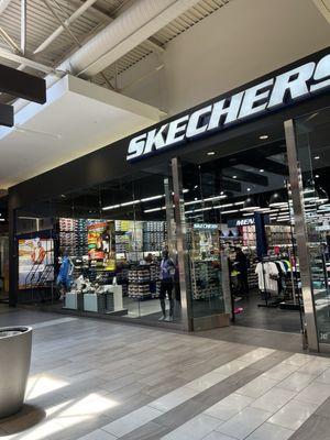 Sketchers @ The Great Mall of The Bay Area