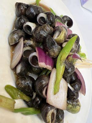Snail and black beans sauce
