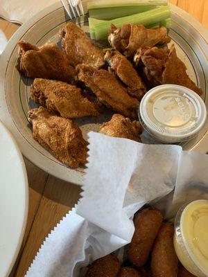 The BEST FRIEND CHICKEN WINGS I HAVE HAD IN YEARS!! NOT PRECOOKED FRESH!! SOOOO GOOD