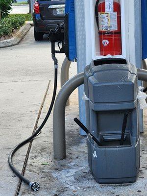 FUEL LINE ON THE GROUND DISCONNECTED