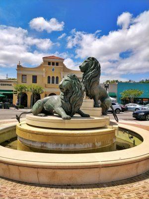 Gorgeous fountain on a gorgeous day.