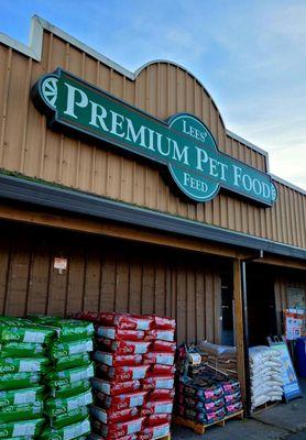 Lees' Feed & Western Store