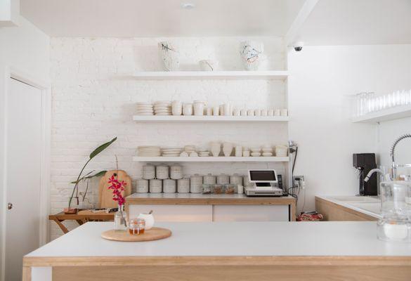 Our kitchen offers a simple menu serving high quality, seasonal ingredients, focused around tea service, specialty drinks and Danish bread.