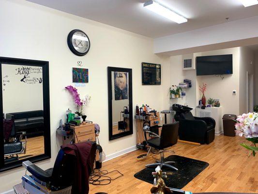 Isabel's Beauty Salon