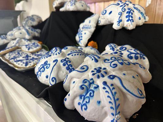 Pan de muerto to celebrate dia de los muertos.