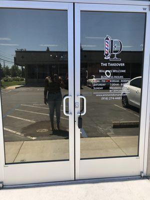 Welcome to Eminent DoMane
Barber's Lounge & Podcast Studio