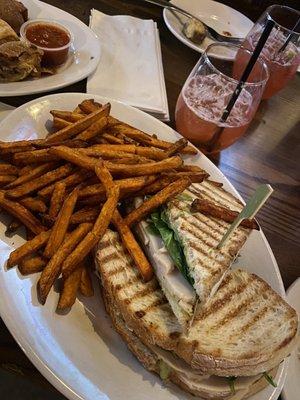 Shoeless Joe's Ale House & Grille