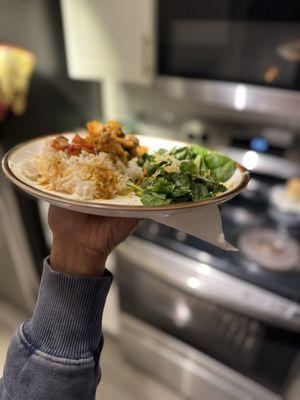 Equipped kitchen. Dishwasher, fridge, stove/oven, microwave complete. Love this for us!!