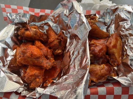 Pop's Sauce wings on left; Spicy Peach BBQ wings on right