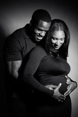 Two hearts, one journey. Classic maternity photography capturing intimacy, emotion, and the bond before baby arrives.