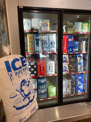 Mac's on 4th Convenience Store