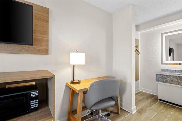 Days Inn by Wyndham Salem