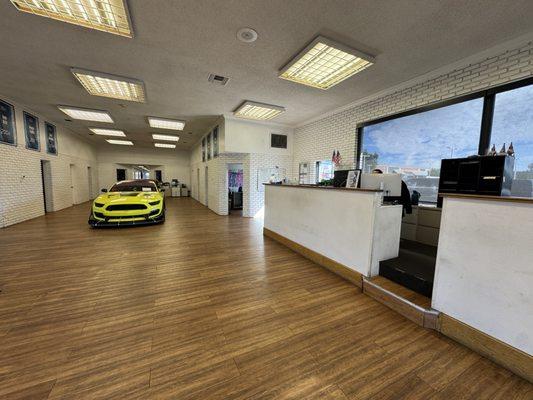 Ford of Upland Fleet center