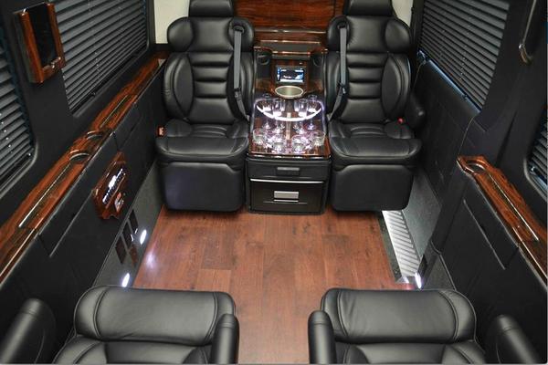 We guarantee to be on time! If we are more than 15min late your ride is free or you get $100