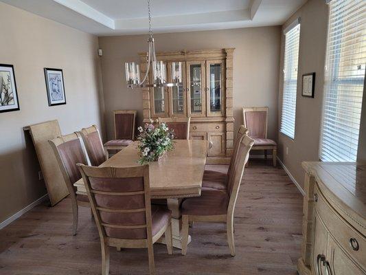 Dining room set.  Table, leaf, 8 chairs, hutch, serving peace and leaf.