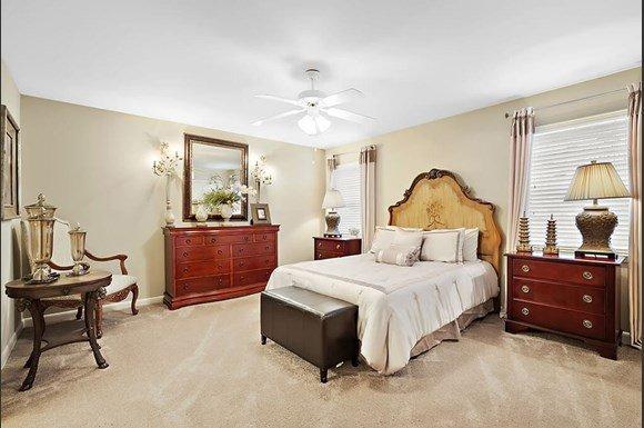 Wilshire Heights Apartments By Tonti