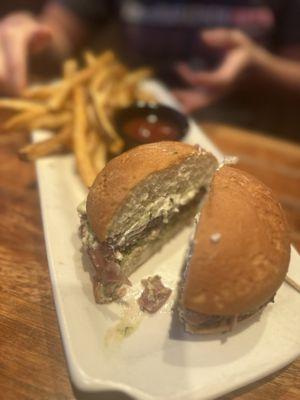 Provençal with gluten free bun