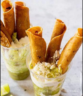 Taquitos dorados