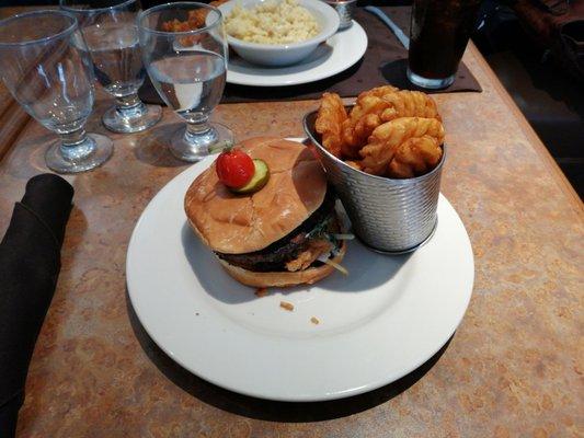 Wapiti burger (with elk)