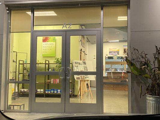 Looks a little lifeless looking in, but read the board inside with photos of the pets that Axis has compounded meds for - warm fuzzies!