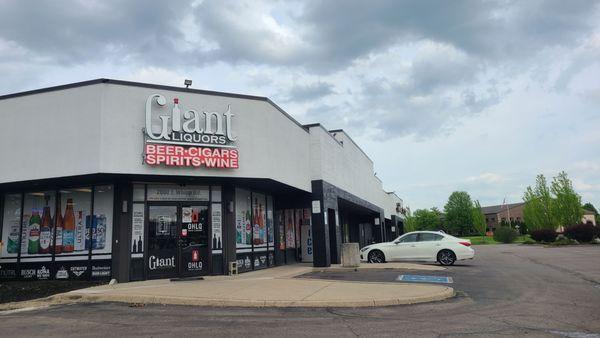 Giant Liquor - Dayton