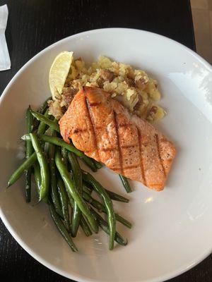 Salmon entree listed as steelhead