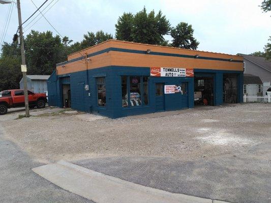 Tennells Auto has been a family owned business in Flat Rock, Indiana since 1967. We look forward to earning your business.