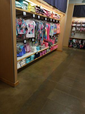Gap Outlet