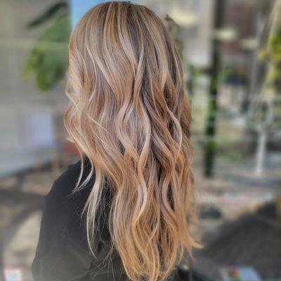 Dimensional Blonding with a Complete Custom Color.