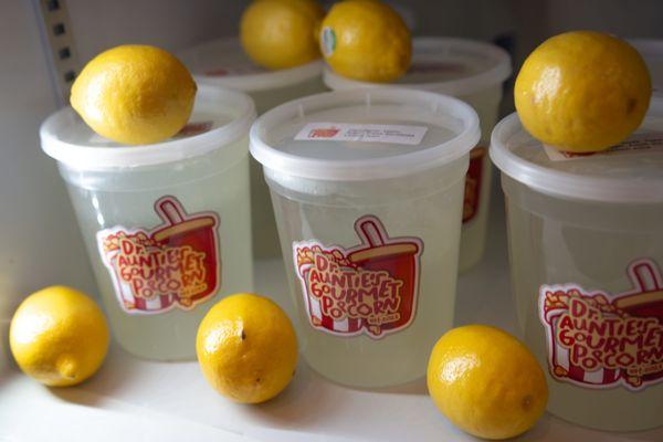Picture of our large fresh squeezed lemonade with lemonades