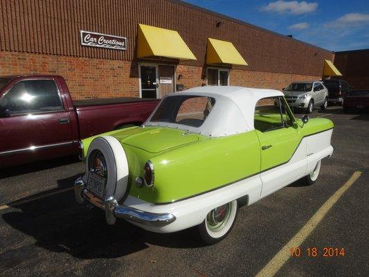 Features one window convert top, crouton green & white color, late model 4 cyl engine with turbo 250 auto trans, converted am/fm radio.