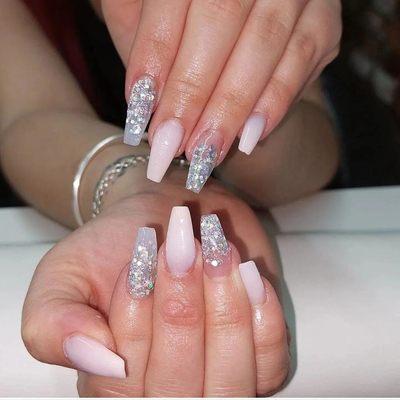 Alexa's Dominican Salon